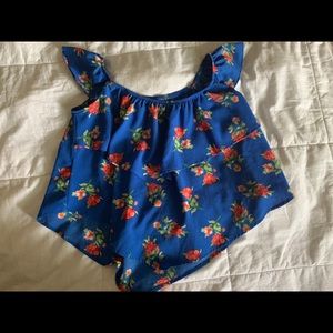 Women’s shirt size small